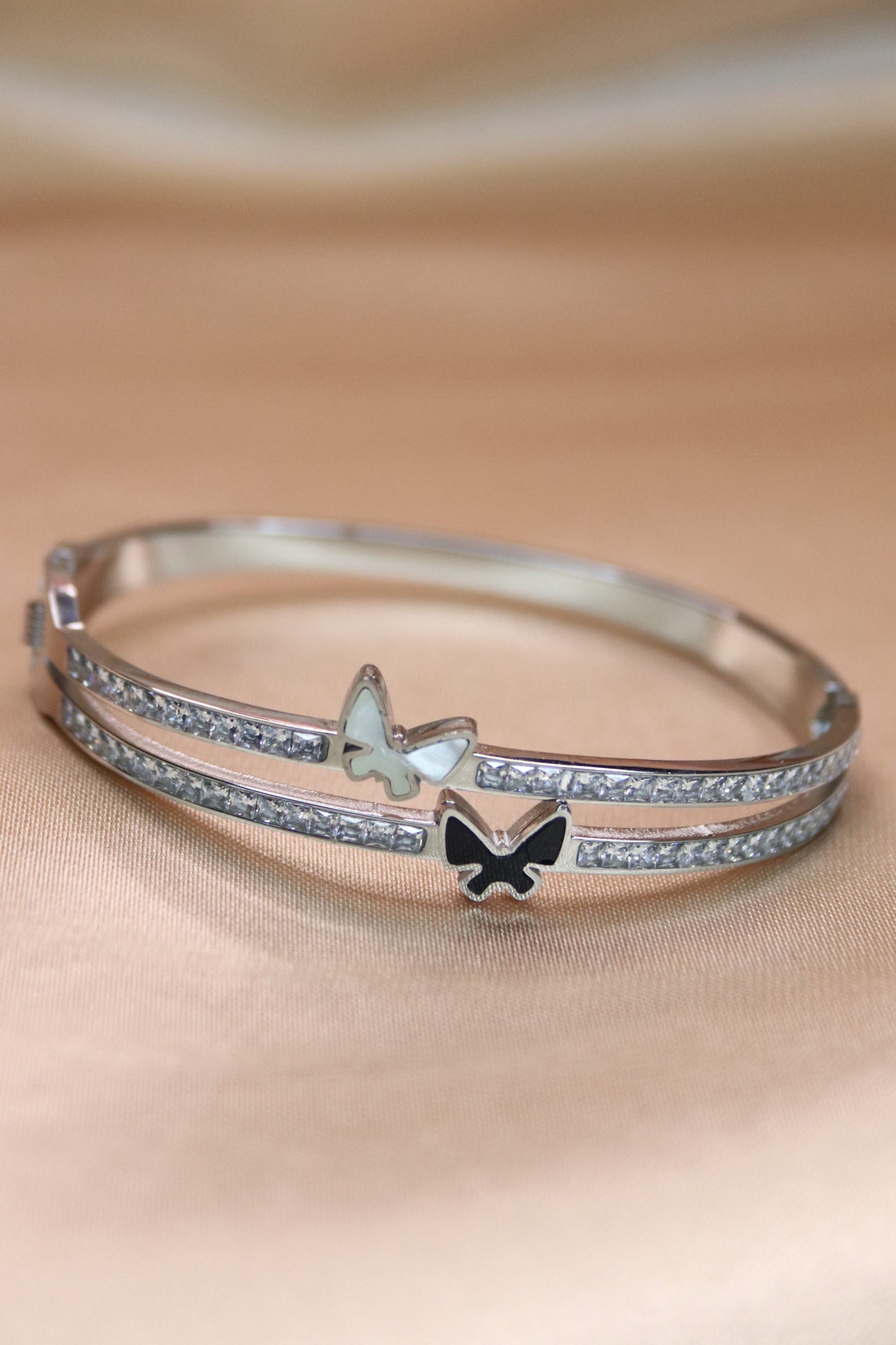 Bracciale a farfalla