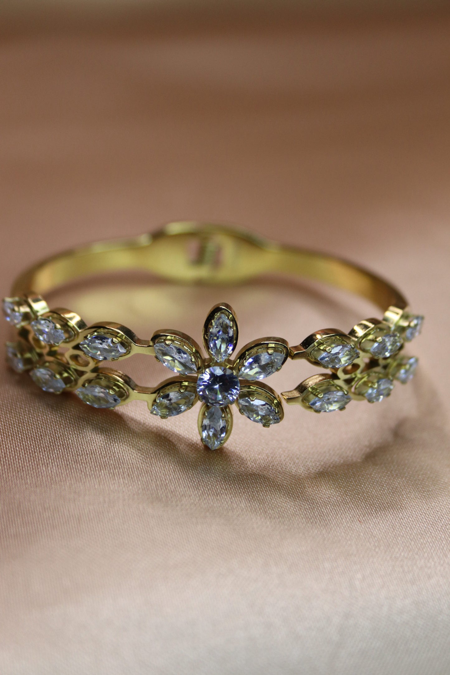 Braccialetti a fiori diamantati