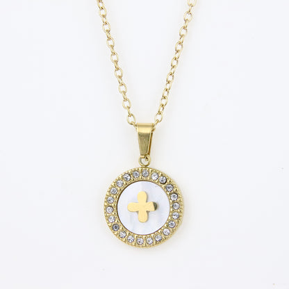 Ciondolo rotondo con la croce