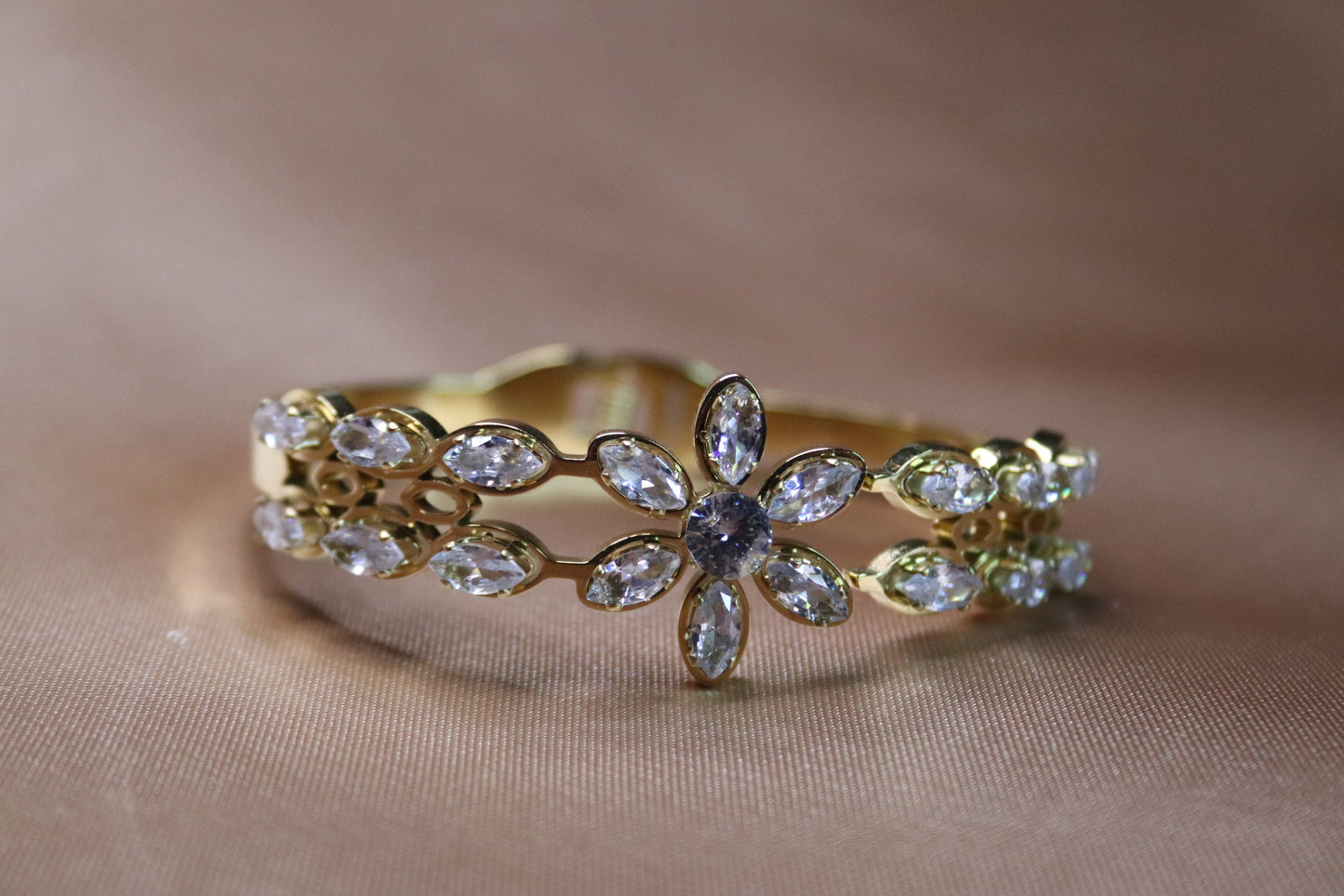 Braccialetti a fiori diamantati