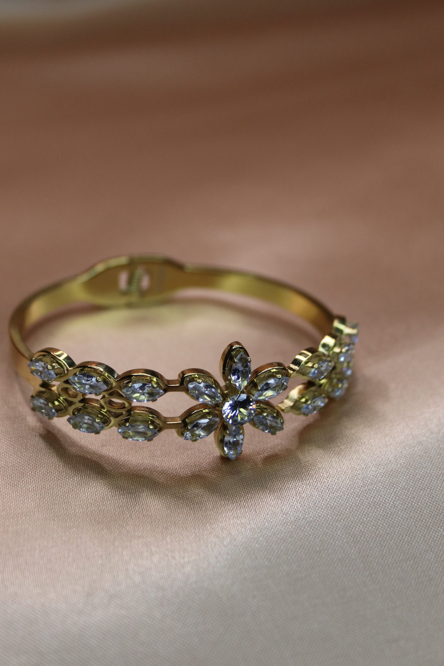 Braccialetti a fiori diamantati