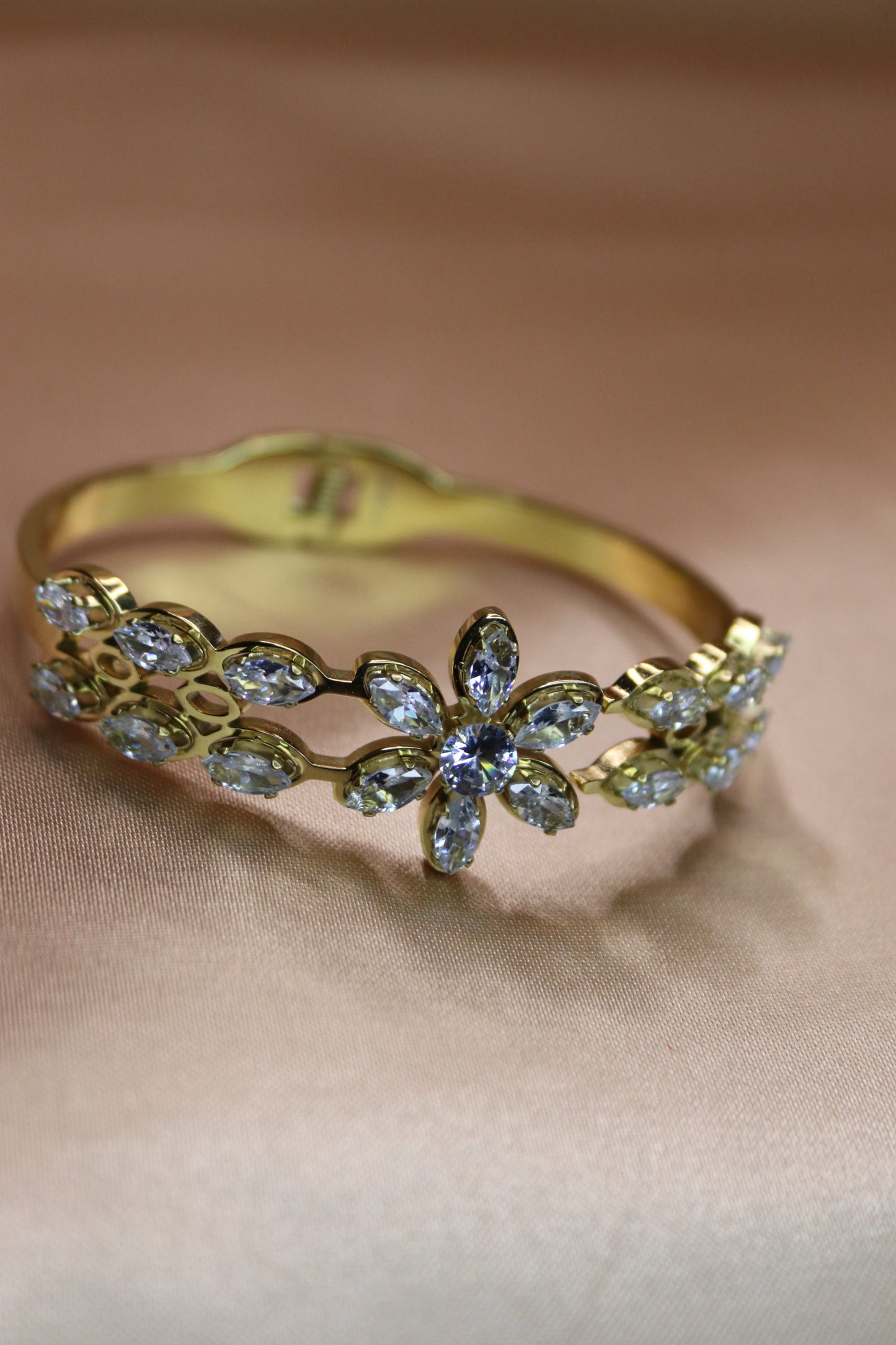 Braccialetti a fiori diamantati