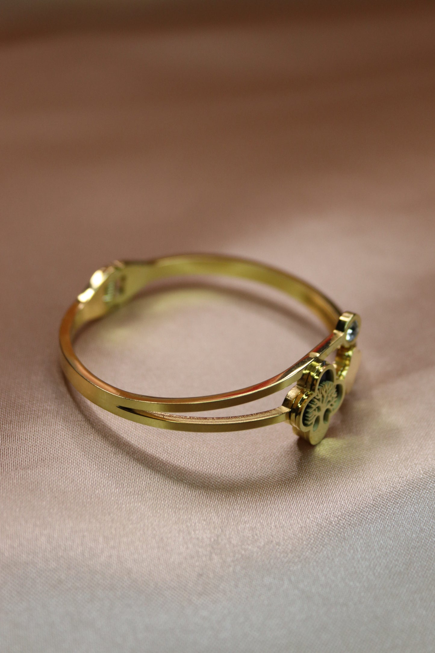 Bracciale a forma di quadrifoglio