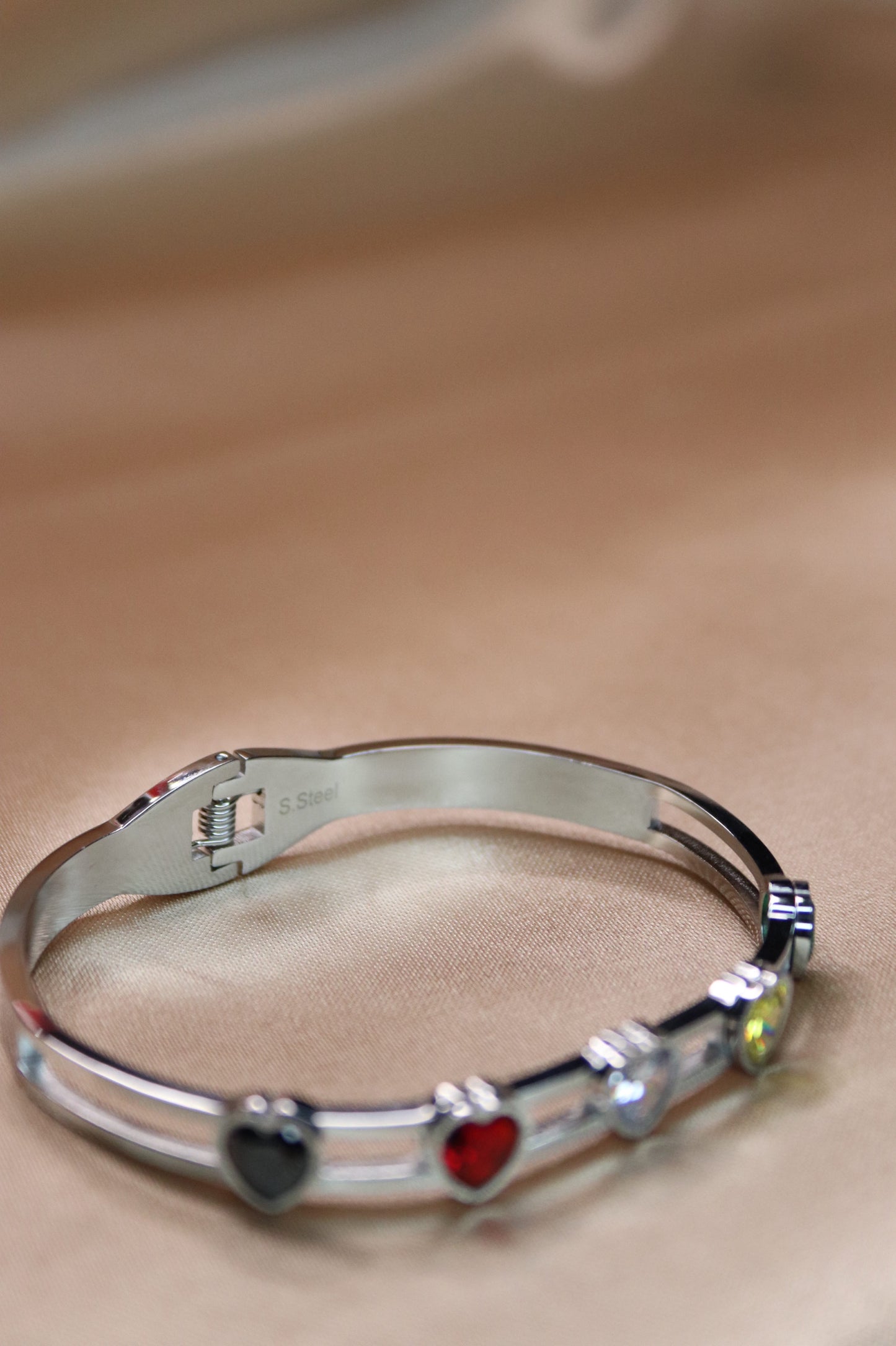 Bracciale con cuori di diamanti