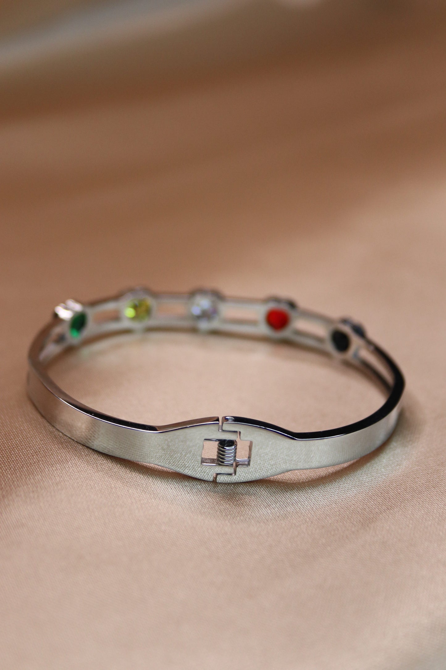 Bracciale con cuori di diamanti