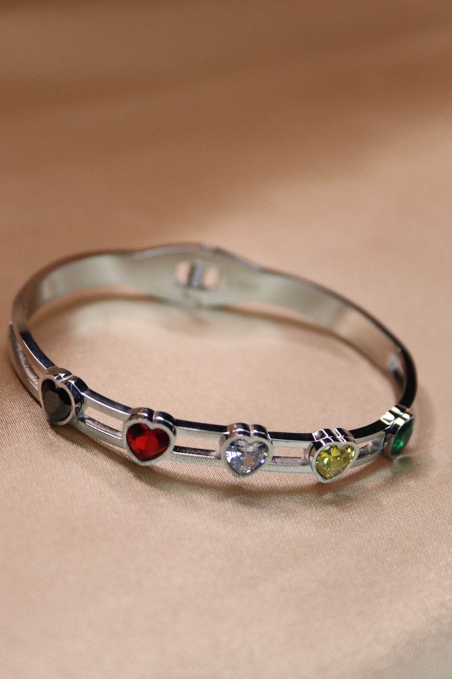 Bracciale con cuori di diamanti